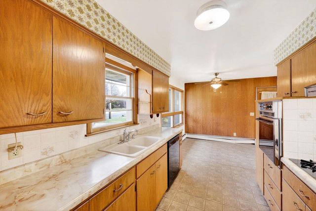 4805 Midmoor Road, Monona, WI 53716