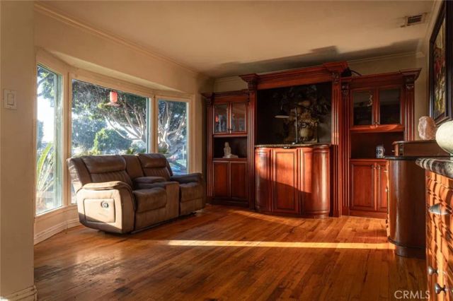 5606 Bellflower, Lakewood, CA 90713