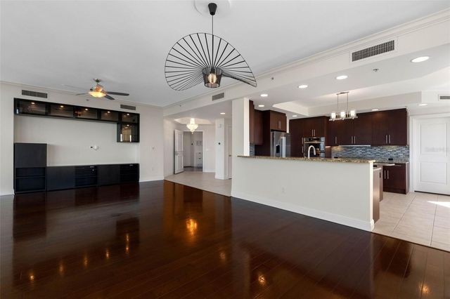 5823 BOWEN DANIEL DRIVE 401, Tampa, FL 33616