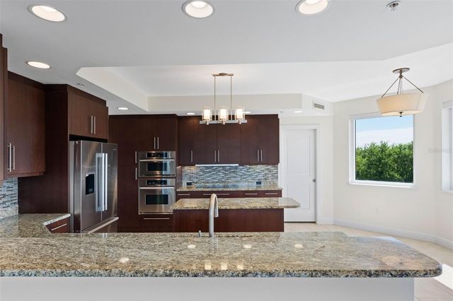 5823 BOWEN DANIEL DRIVE 401, Tampa, FL 33616