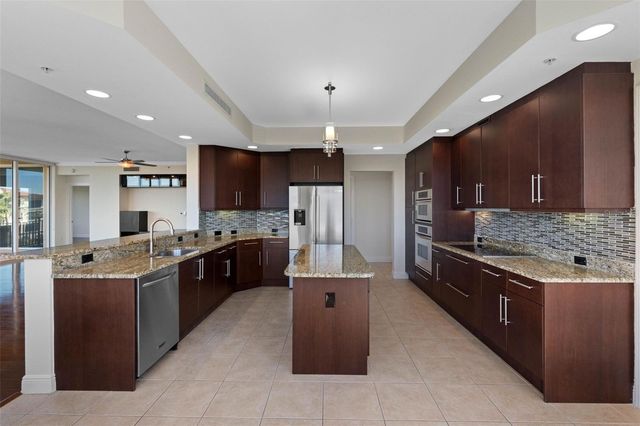 5823 BOWEN DANIEL DRIVE 401, Tampa, FL 33616