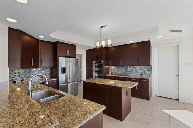 5823 BOWEN DANIEL DRIVE 401, Tampa, FL 33616