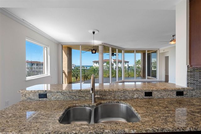 5823 BOWEN DANIEL DRIVE 401, Tampa, FL 33616