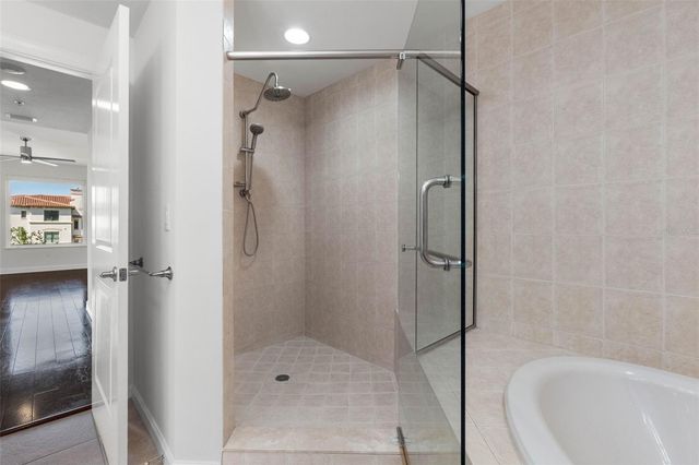 5823 BOWEN DANIEL DRIVE 401, Tampa, FL 33616