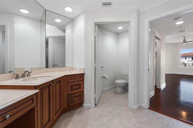 5823 BOWEN DANIEL DRIVE 401, Tampa, FL 33616