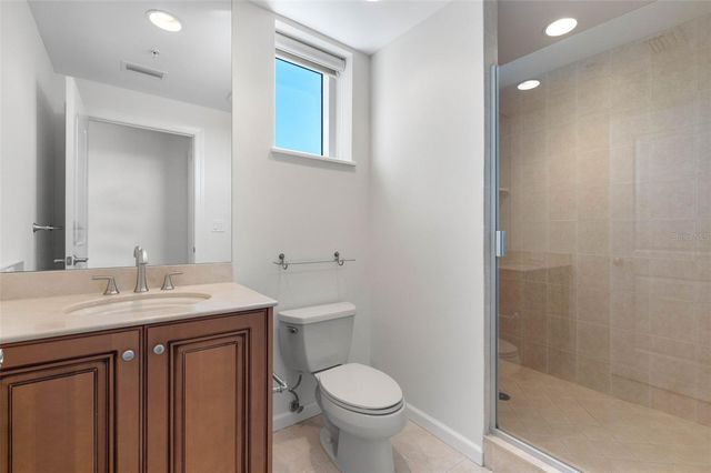 5823 BOWEN DANIEL DRIVE 401, Tampa, FL 33616