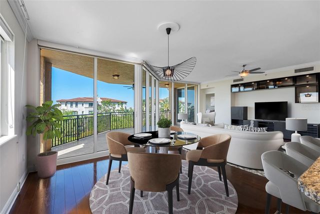 5823 BOWEN DANIEL DRIVE 401, Tampa, FL 33616