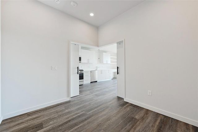 4004 Banister LN 303, Austin, TX 78704