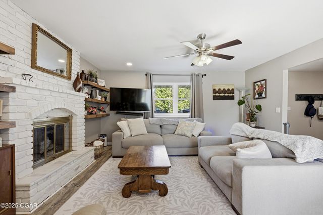 4010 College View Drive, Joplin, MO 64801