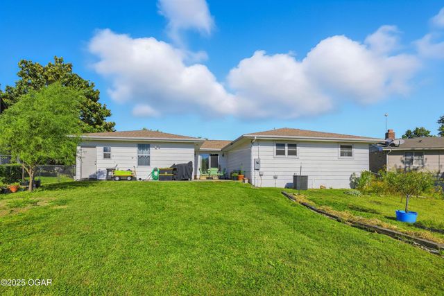 4010 College View Drive, Joplin, MO 64801