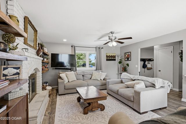 4010 College View Drive, Joplin, MO 64801