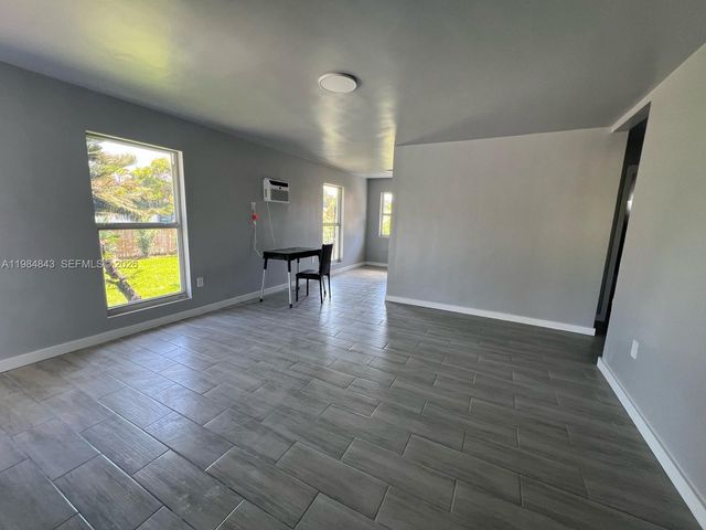 161 NE 117th St, Miami, FL 33161