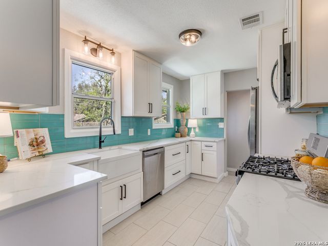 611 Greenwich Blvd, San Antonio, TX 78209