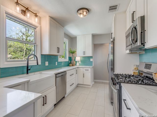 611 Greenwich Blvd, San Antonio, TX 78209