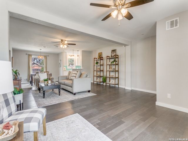 611 Greenwich Blvd, San Antonio, TX 78209