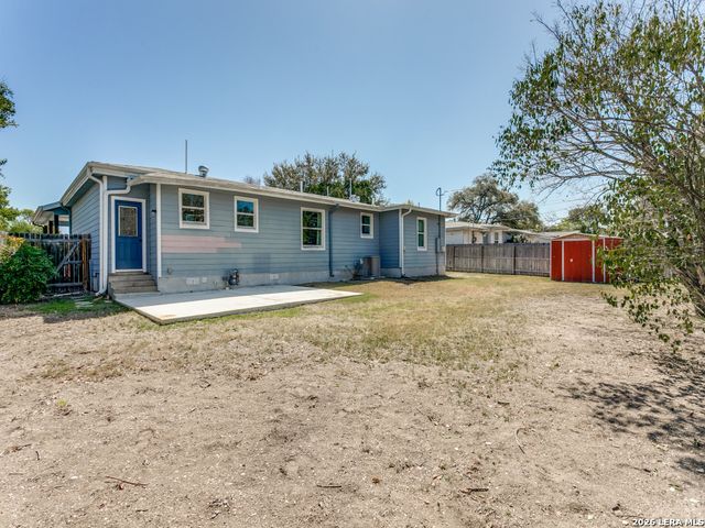 611 Greenwich Blvd, San Antonio, TX 78209