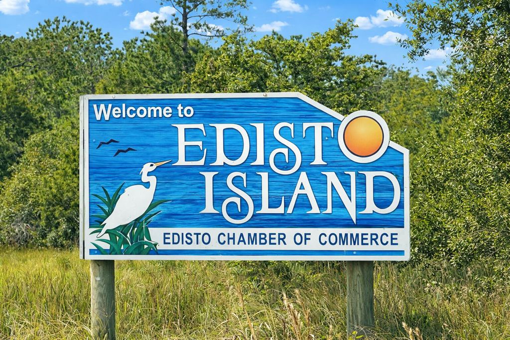 Image 6 of property listing at 890 Flowers Lane, Edisto Island, SC 29438