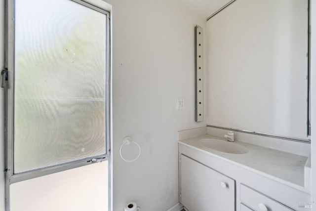 101 Round Hill Rd, Tiburon, CA 94920