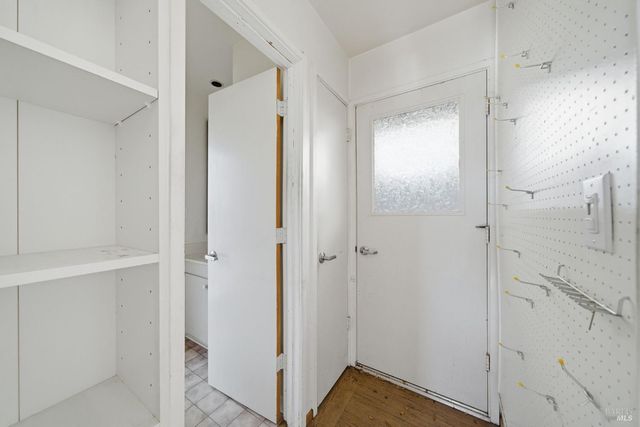 101 Round Hill Rd, Tiburon, CA 94920