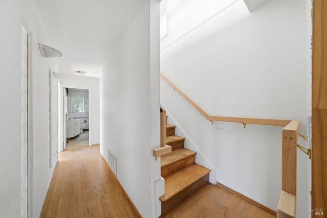 101 Round Hill Rd, Tiburon, CA 94920