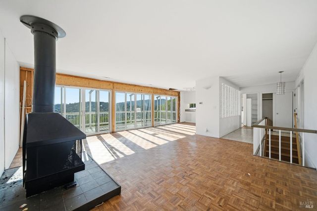 101 Round Hill Rd, Tiburon, CA 94920