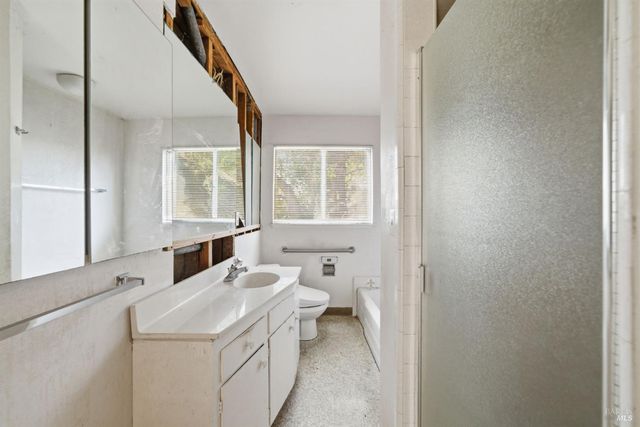 101 Round Hill Rd, Tiburon, CA 94920