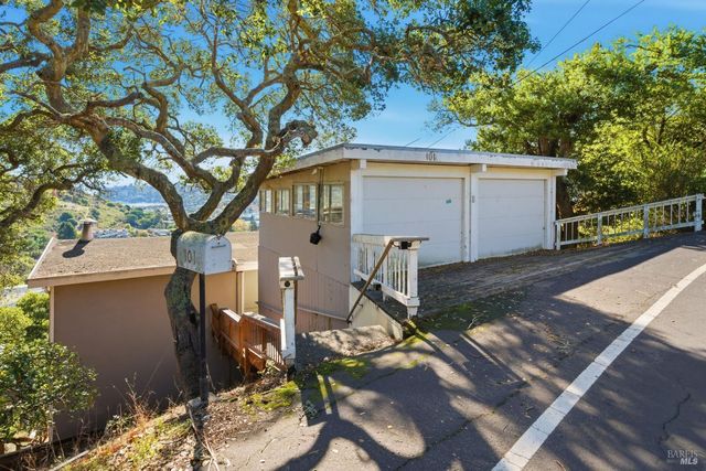 101 Round Hill Rd, Tiburon, CA 94920
