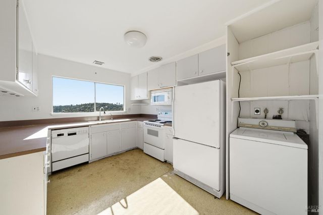 101 Round Hill Rd, Tiburon, CA 94920