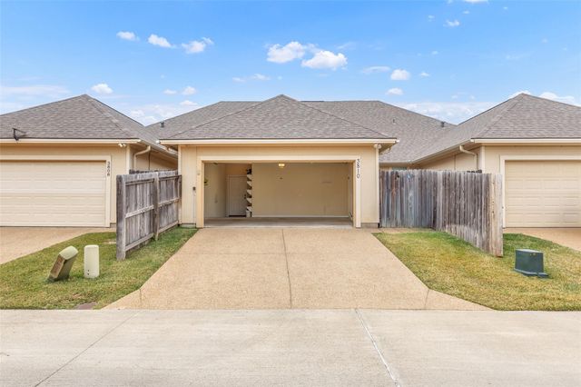 3810 Blackhawk Lane, College Station, TX 77845