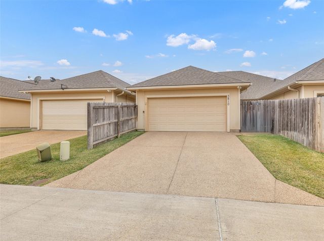 3810 Blackhawk Lane, College Station, TX 77845