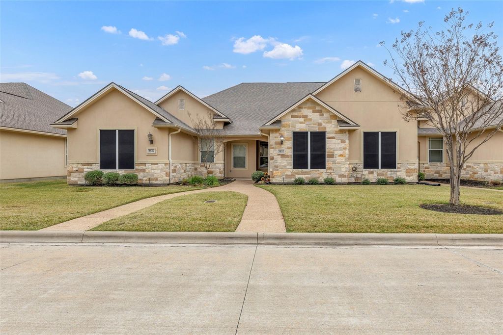 3810 Blackhawk Lane, College Station, TX 77845