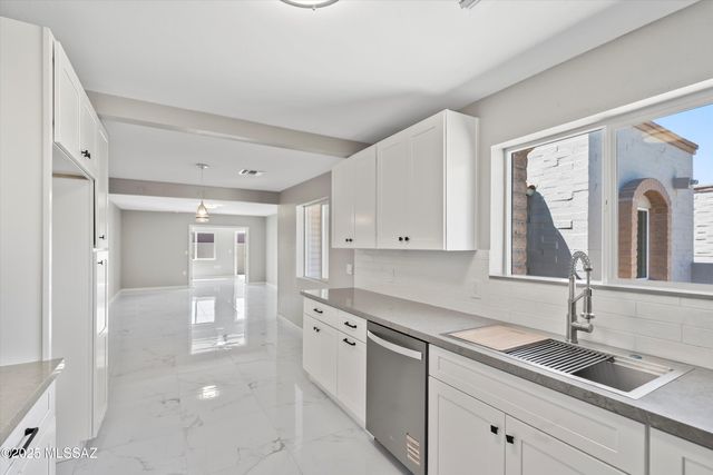 4136 E MEGAN Drive, Tucson, AZ 85712