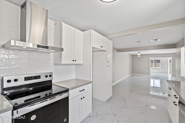 4136 E MEGAN Drive, Tucson, AZ 85712