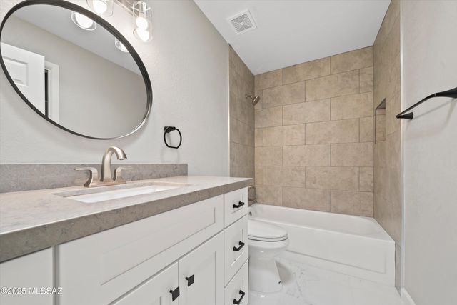 4136 E MEGAN Drive, Tucson, AZ 85712