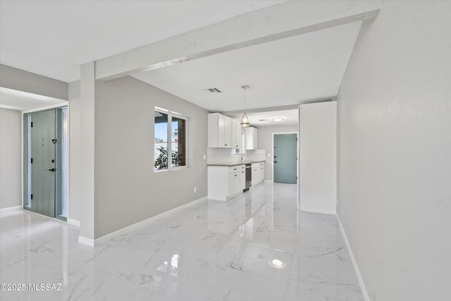 4136 E MEGAN Drive, Tucson, AZ 85712