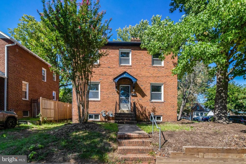 34 E WALNUT ST, Alexandria, VA 22301