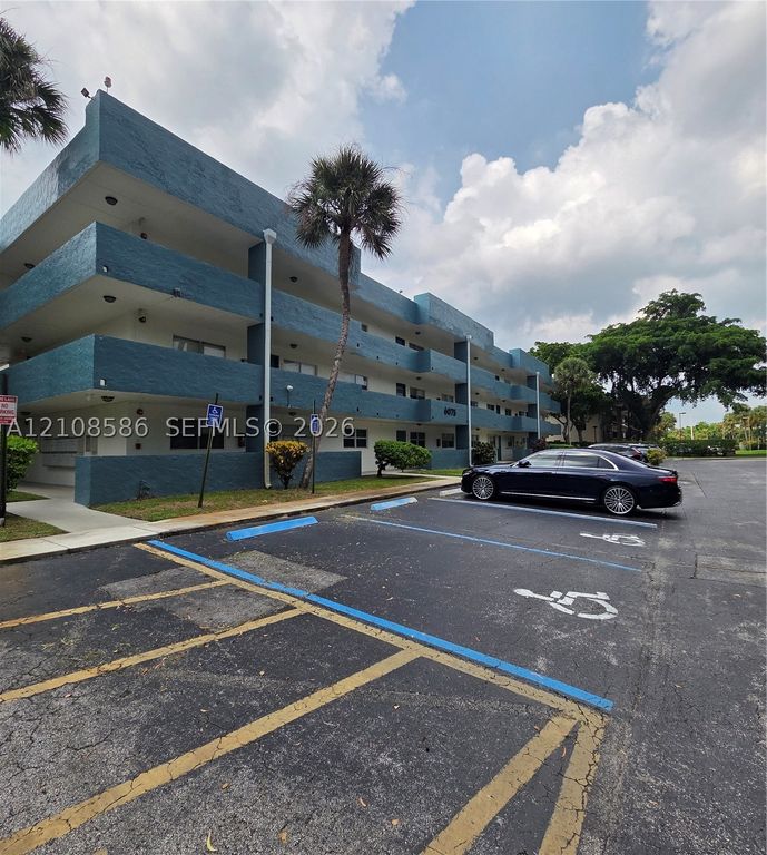 6075 N Sabal Palm Blvd 110, Tamarac, FL 33319
