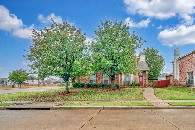 400 Goodnight Trail, Justin, TX 76247