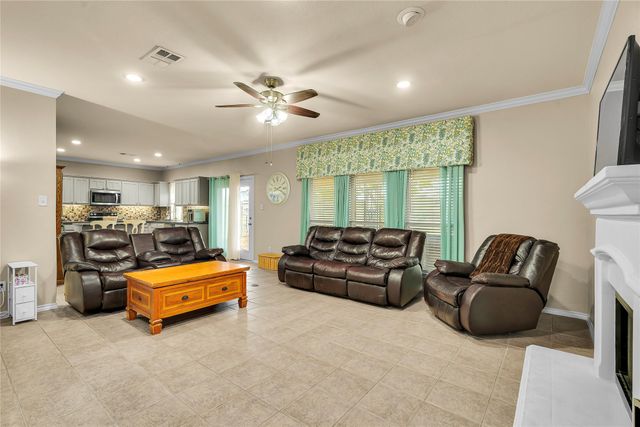 400 Goodnight Trail, Justin, TX 76247