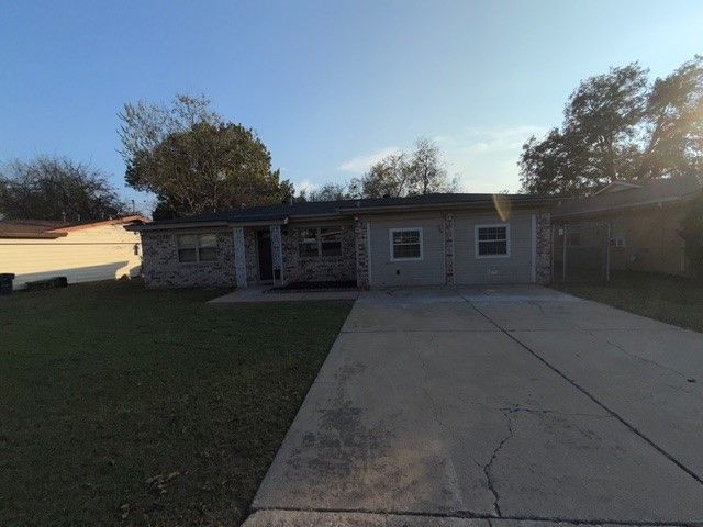 2101 Bettibart Street, Fort Worth, TX 76134