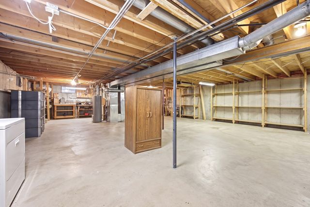 1300 N Lyle Avenue, Elgin, IL 60123