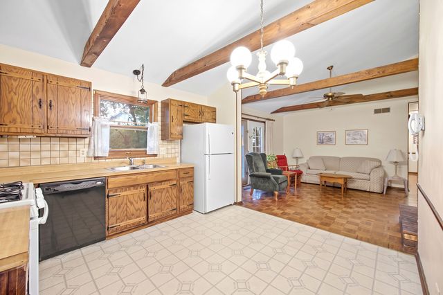 1300 N Lyle Avenue, Elgin, IL 60123