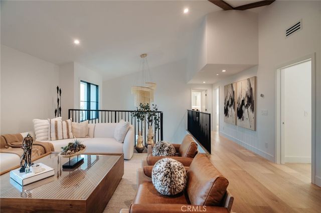 704 Apsley, Palos Verdes Estates, CA 90274