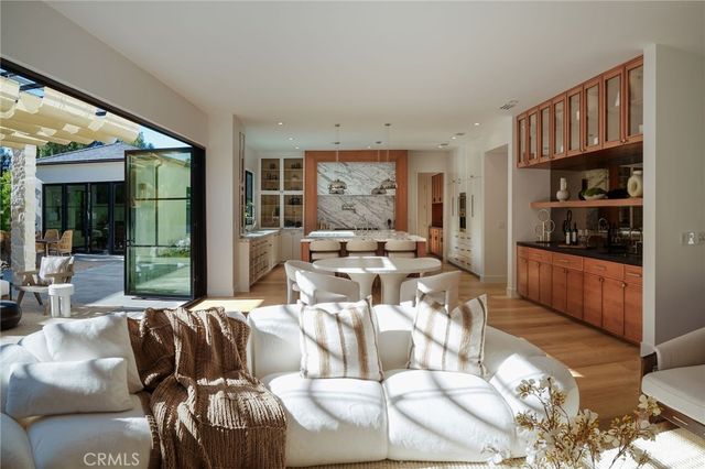 704 Apsley, Palos Verdes Estates, CA 90274