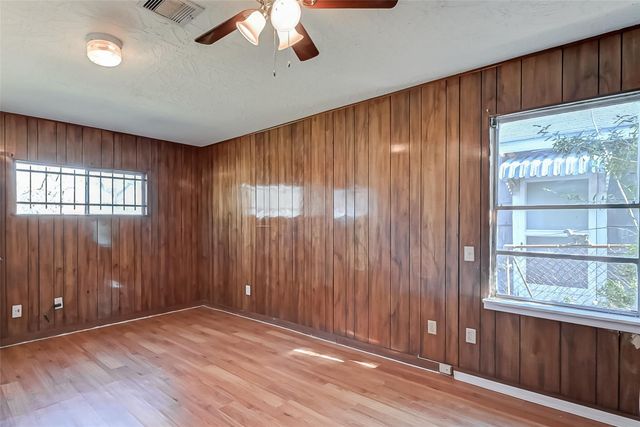 4905 Brinkley Street, Houston, TX 77033