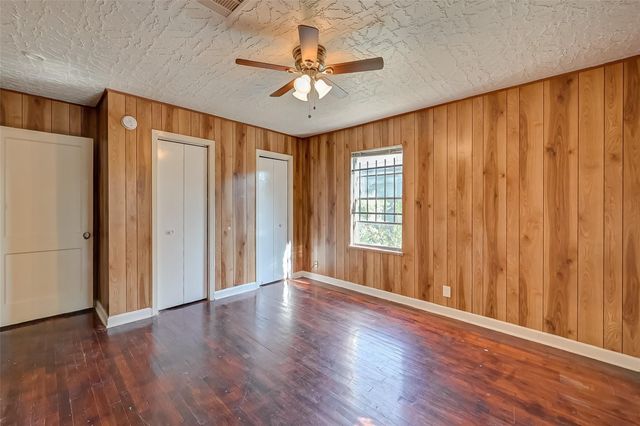 4905 Brinkley Street, Houston, TX 77033