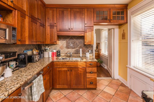 1000 MOREAU DRIVE, Jefferson City, MO 65101