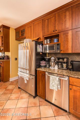 1000 MOREAU DRIVE, Jefferson City, MO 65101