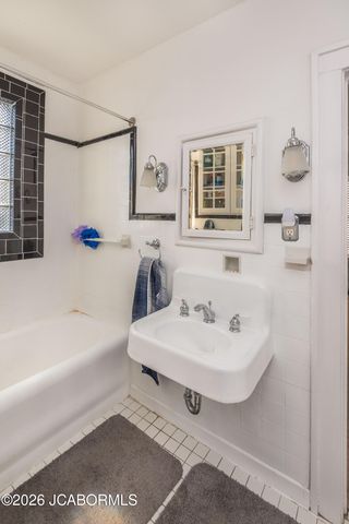 1000 MOREAU DRIVE, Jefferson City, MO 65101