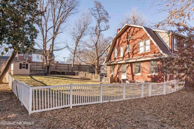 1000 MOREAU DRIVE, Jefferson City, MO 65101